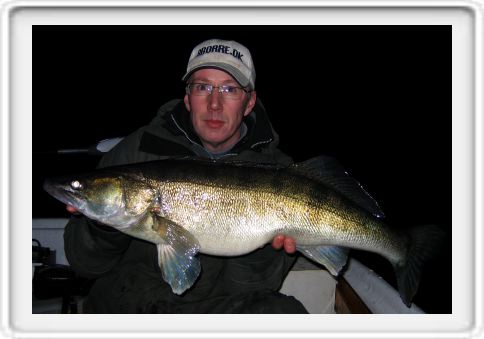 5.850 kg 82 cm.
